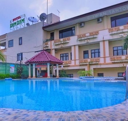 Zamzam Hotel And Resort Batu  Exteriör bild
