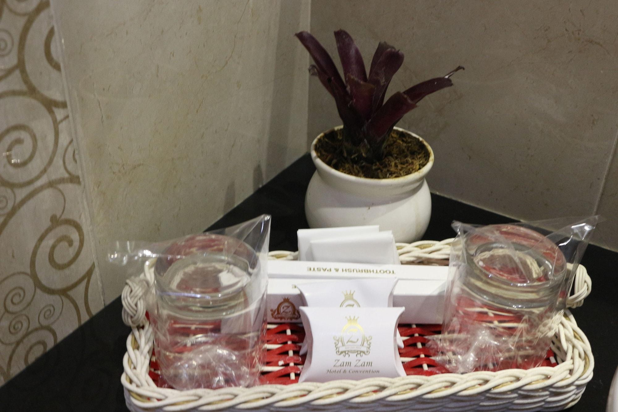 Zamzam Hotel And Resort Batu  Exteriör bild