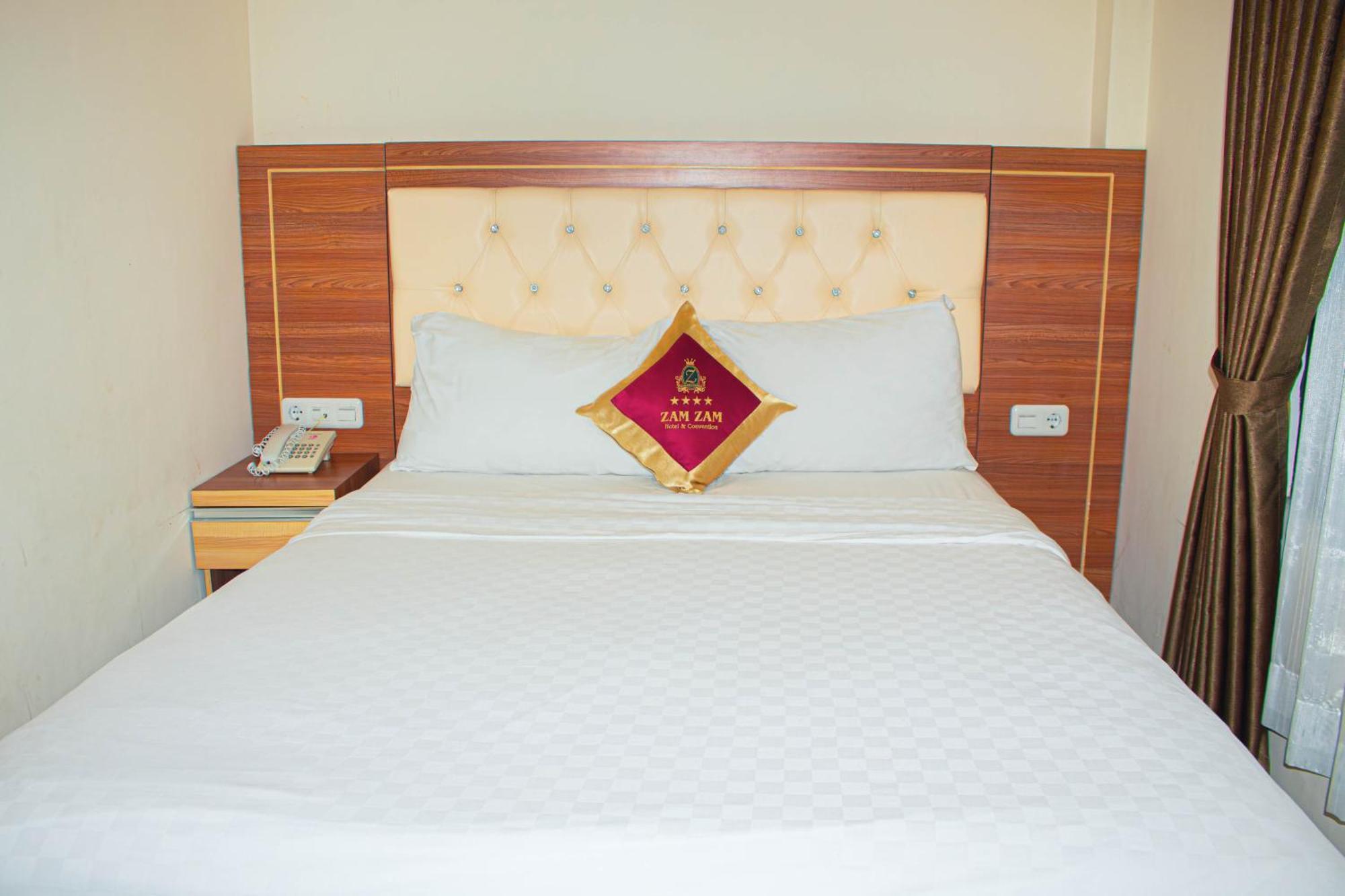 Zamzam Hotel And Resort Batu  Exteriör bild