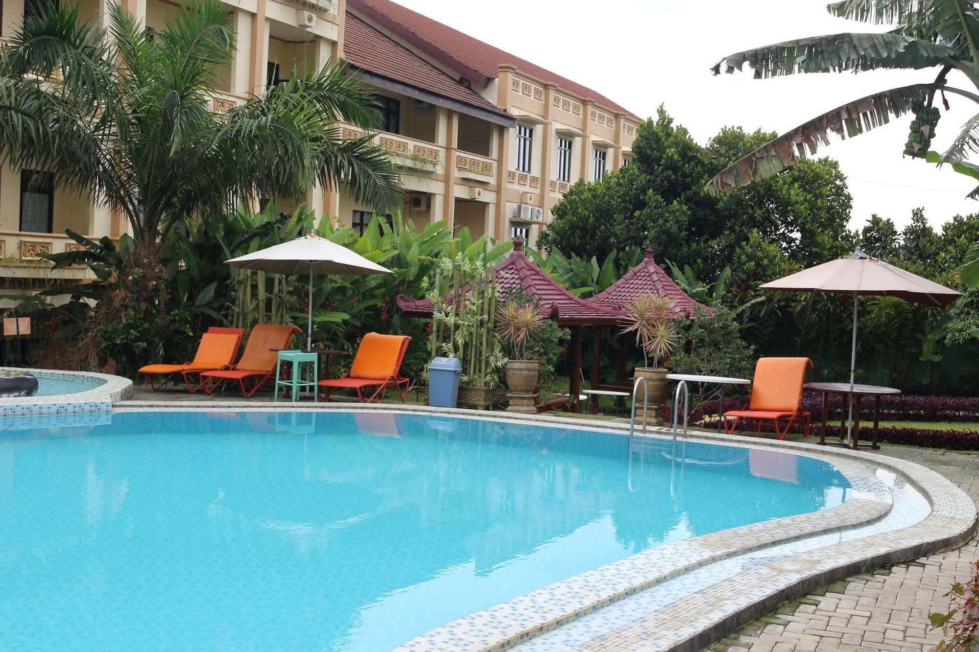 Zamzam Hotel And Resort Batu  Exteriör bild