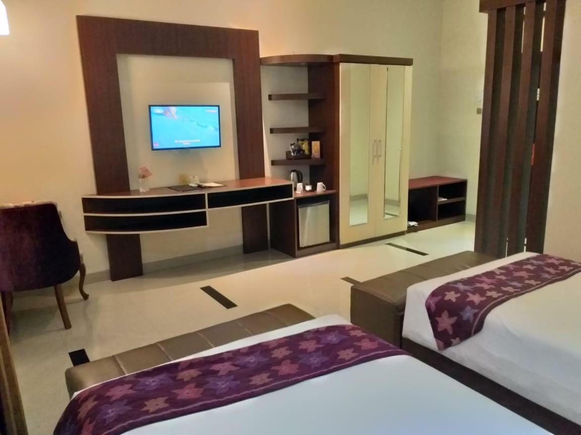 Zamzam Hotel And Resort Batu  Exteriör bild
